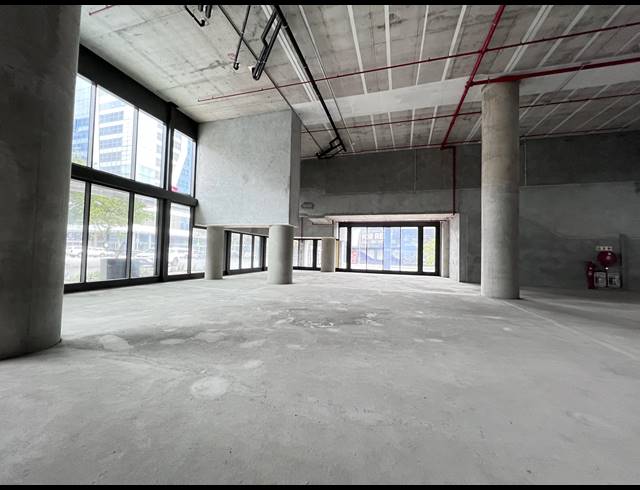 1,441M² SHOWROOM TO LET IN FORESHORE